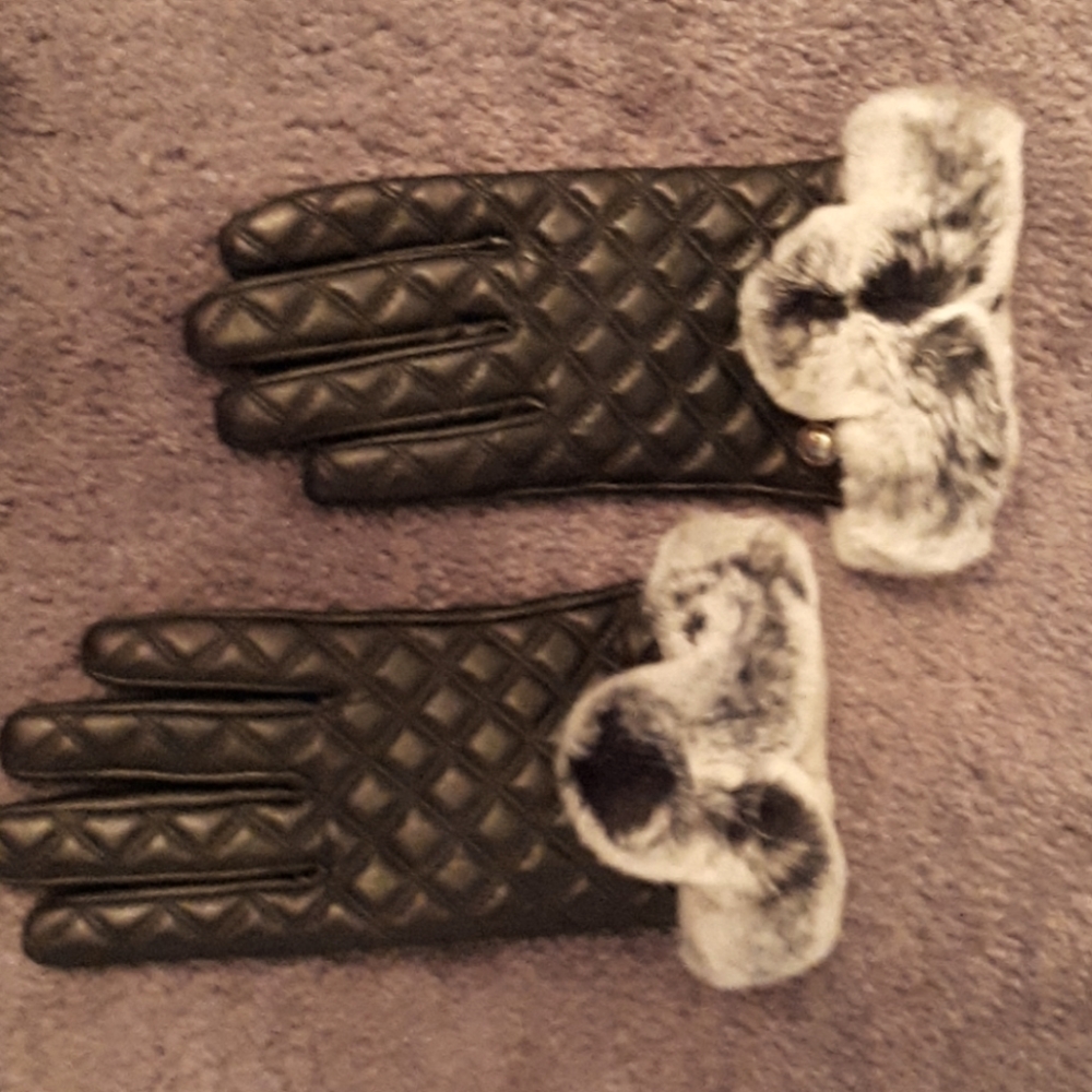 UGG black leather quilted glove with gray fur